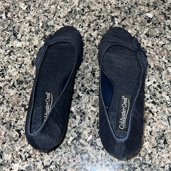 Coldwater Creek - Asymmetric Pleated Pump - Navy - BNWT - Picture 6 of 12